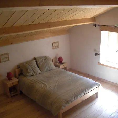 度假居 Ferme Des Poncees