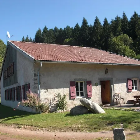 Ferme Des Poncees 度假居 *