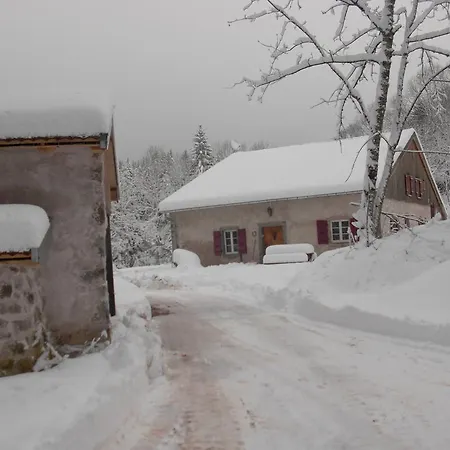度假居 Ferme Des Poncees 热拉梅