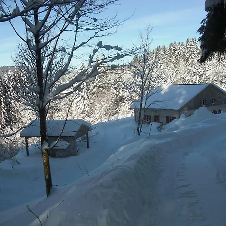 Ferme Des Poncees 度假居