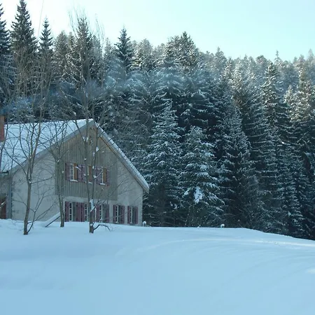 Ferme Des Poncees 热拉梅