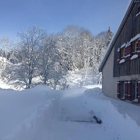 度假居 Ferme Des Poncees